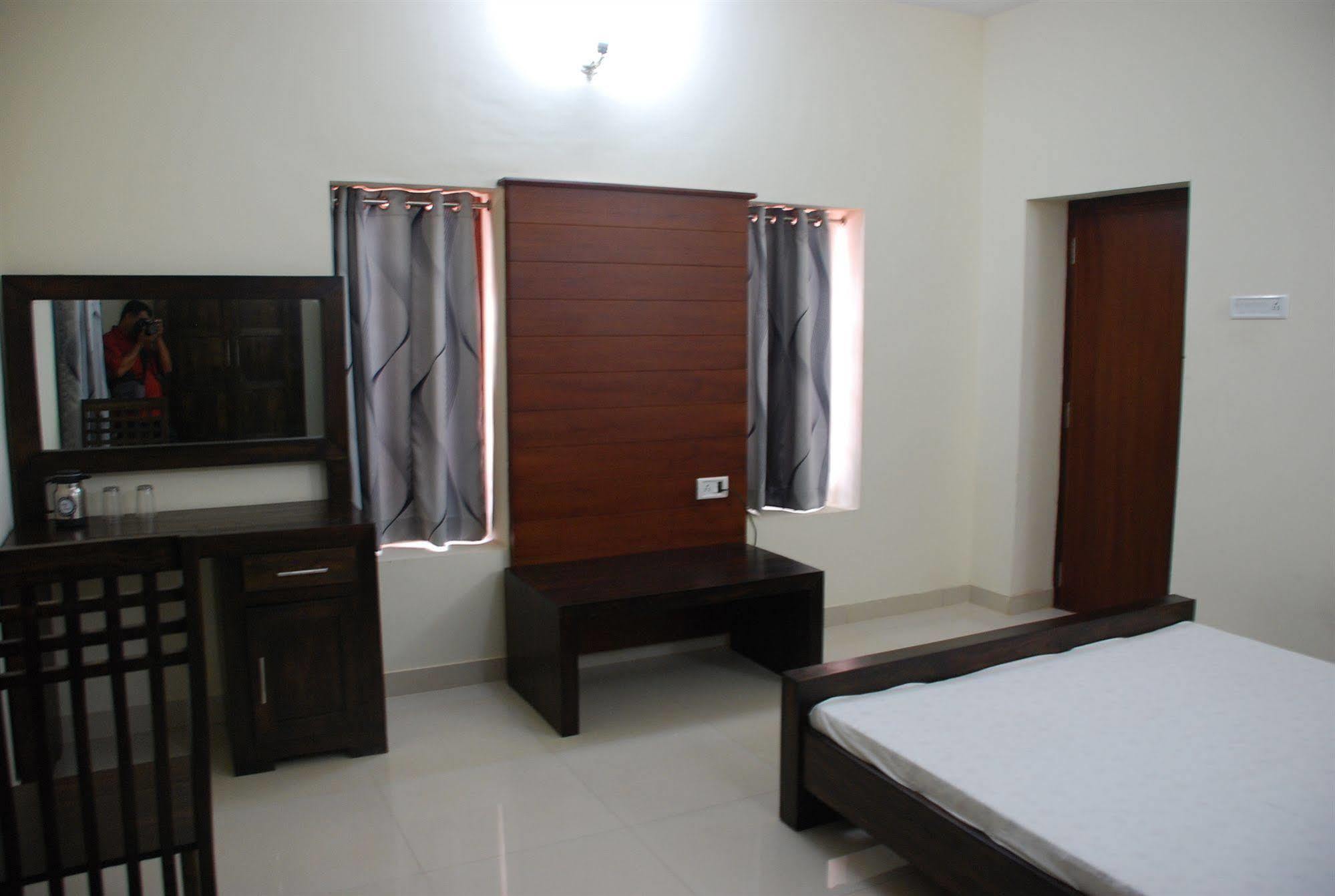 Oyo Home 63551 Pleasant Stay Near Fort Kochi Beach Экстерьер фото